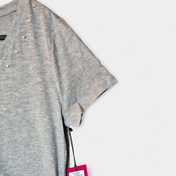 Vince Camuto Short Sleeve V Neck Top S Grey Relaxed Fit Embellished T Shirt NWT - Picture 4 of 9